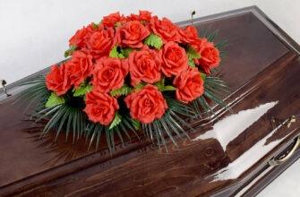 Траурные венки из живых цветов на похороны