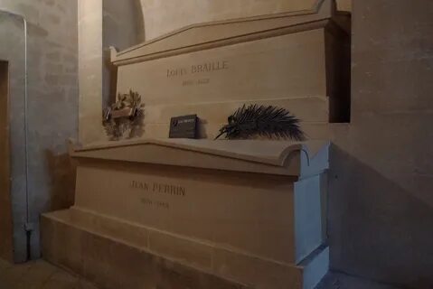 Пантеон – кладбище выдающихся людей Франции