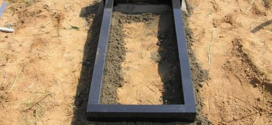 Как правильно установить памятник на могилу